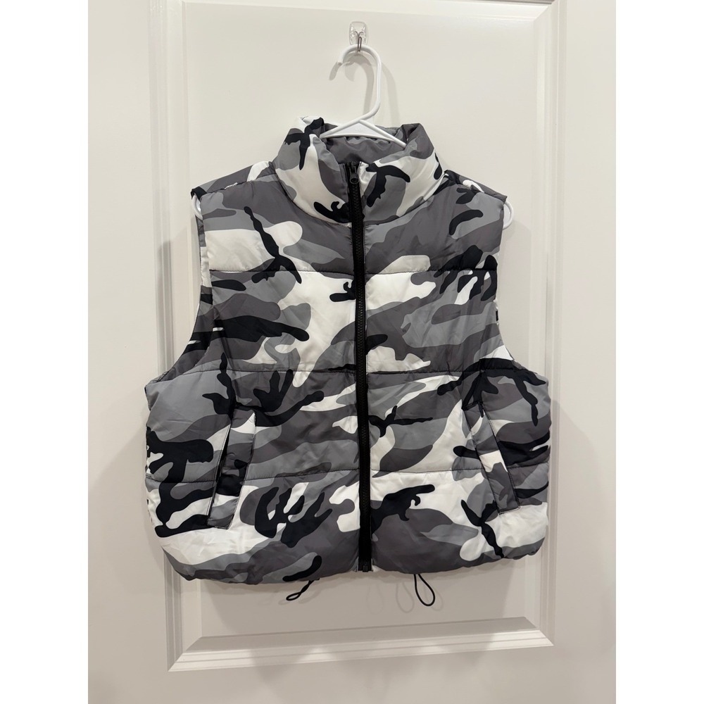 Fashion Nova Cadet Kelly Camo Puffer Vest Grey Black White Camouflage Large NWT